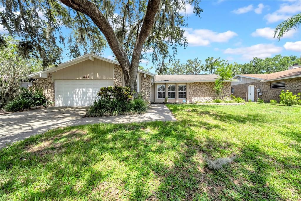 Recently Sold: $350,000 (3 beds, 2 baths, 1210 Square Feet)