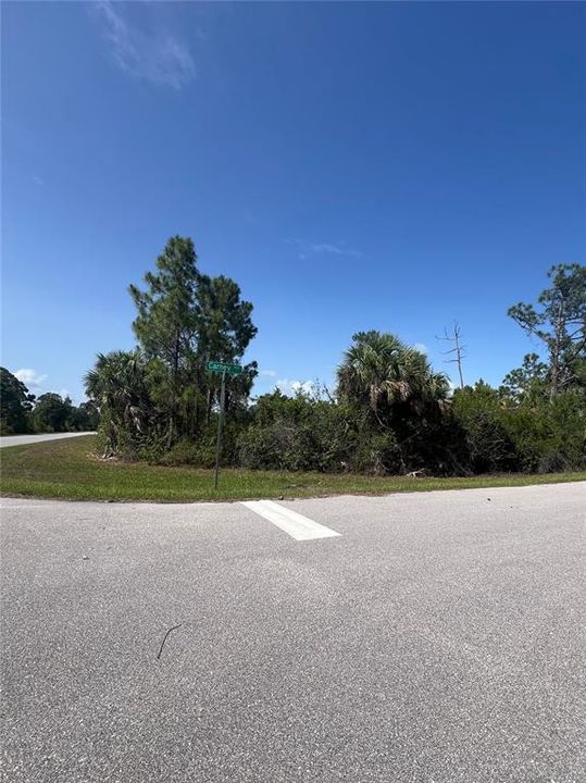 待售: $23,900 (0.26 acres)