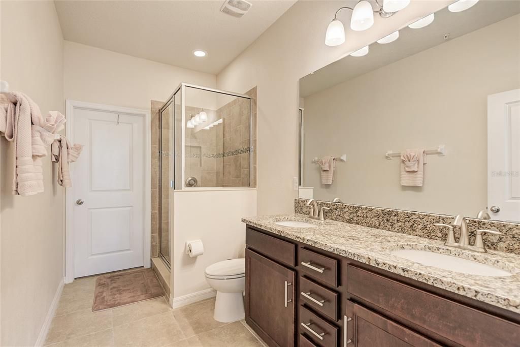 Activo con contrato: $2,350 (3 camas, 2 baños, 1675 Pies cuadrados)