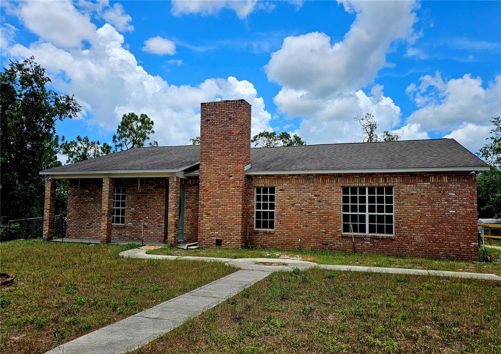 Recently Sold: $577,000 (3 beds, 2 baths, 1652 Square Feet)