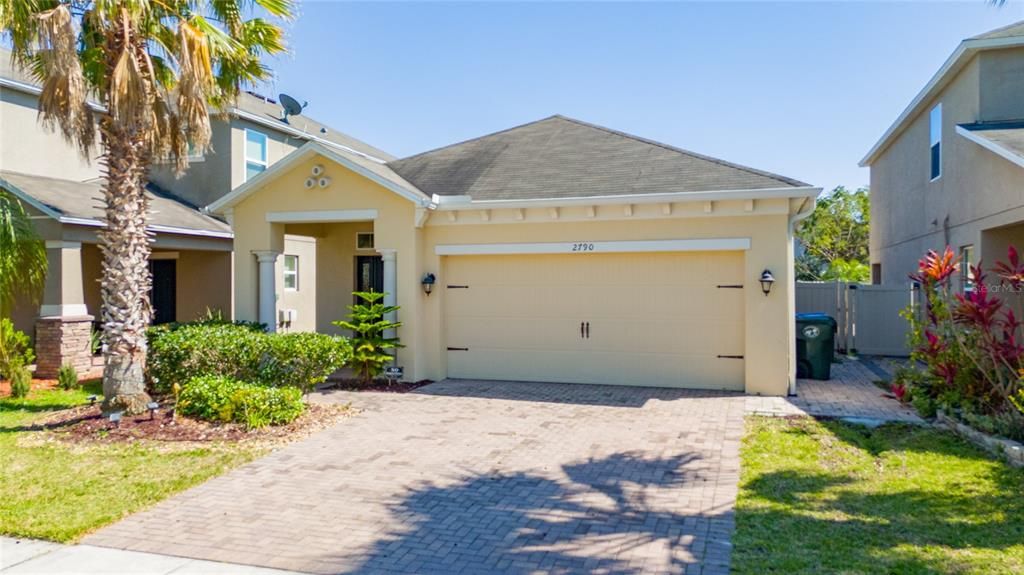 Active With Contract: $2,450 (3 beds, 2 baths, 1630 Square Feet)