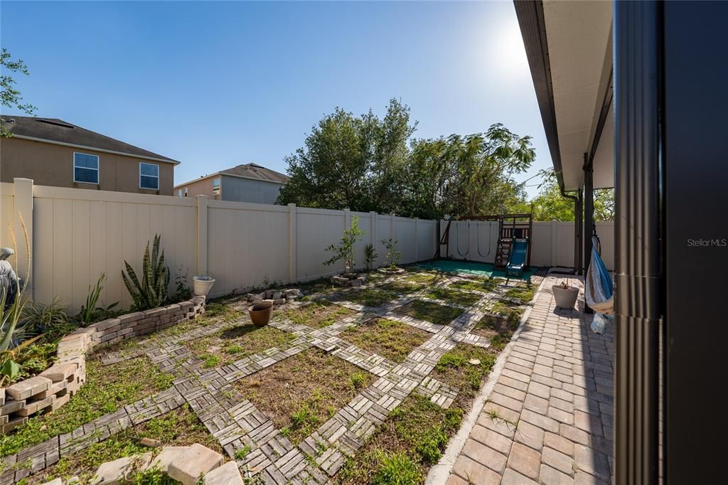 Active With Contract: $2,450 (3 beds, 2 baths, 1630 Square Feet)