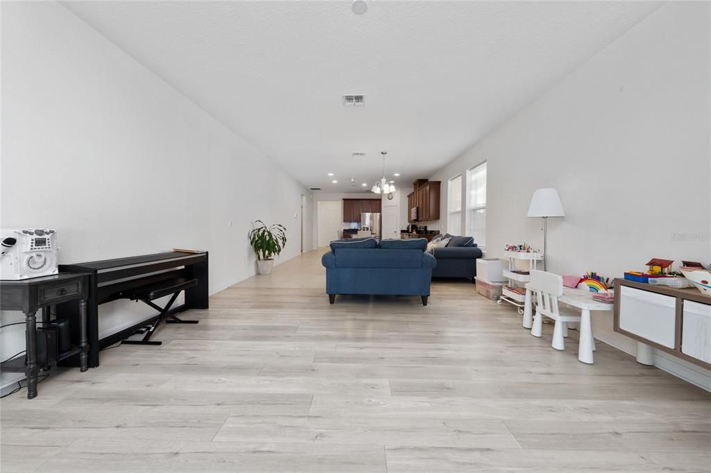 Active With Contract: $2,450 (3 beds, 2 baths, 1630 Square Feet)