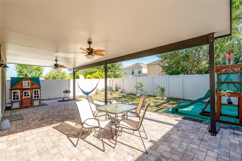 Active With Contract: $2,450 (3 beds, 2 baths, 1630 Square Feet)