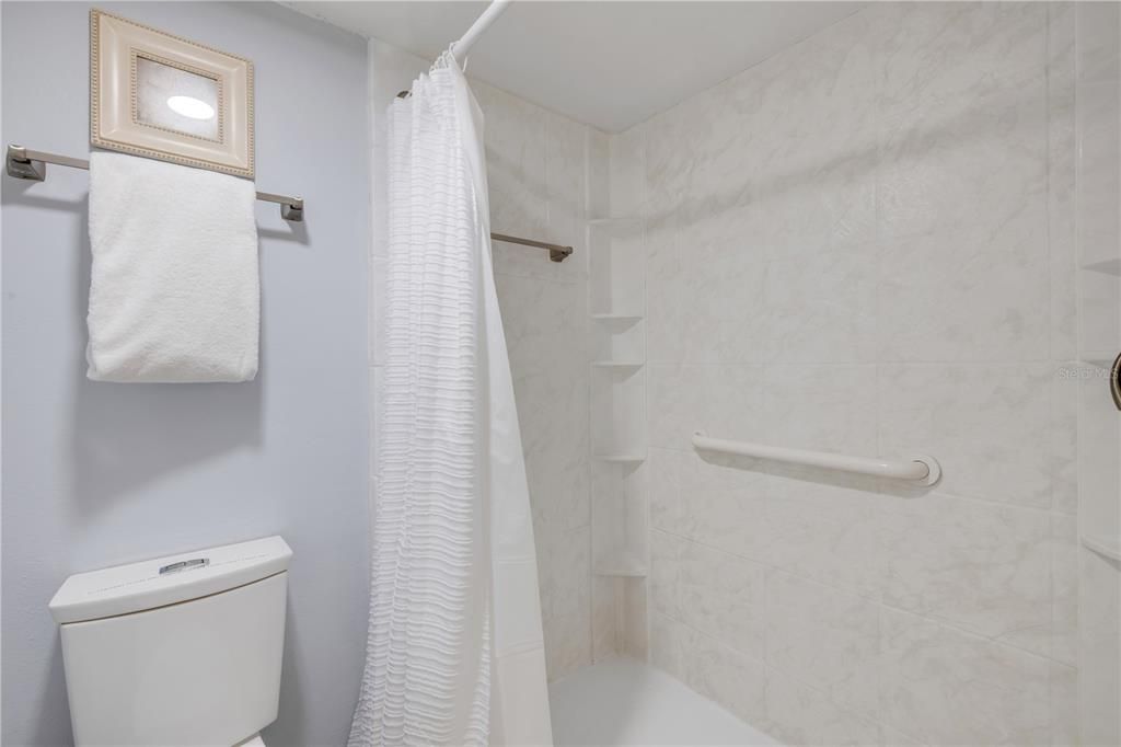 Activo con contrato: $675,000 (2 camas, 2 baños, 1385 Pies cuadrados)