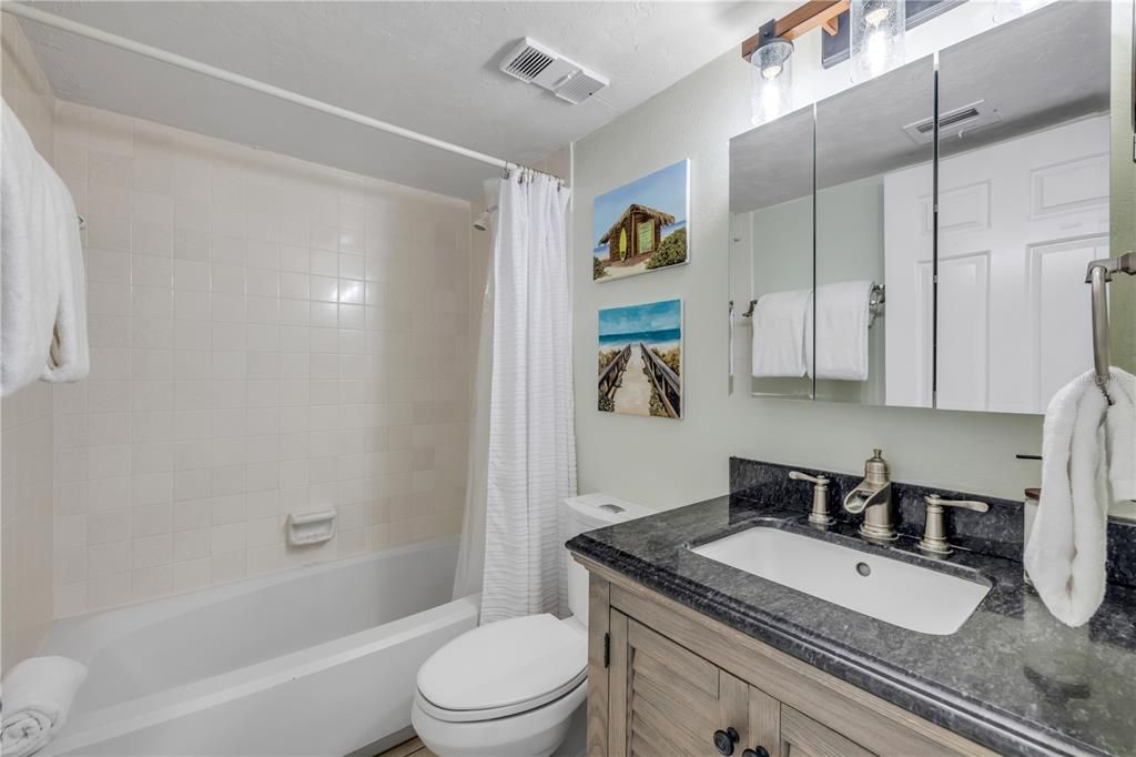 Activo con contrato: $675,000 (2 camas, 2 baños, 1385 Pies cuadrados)
