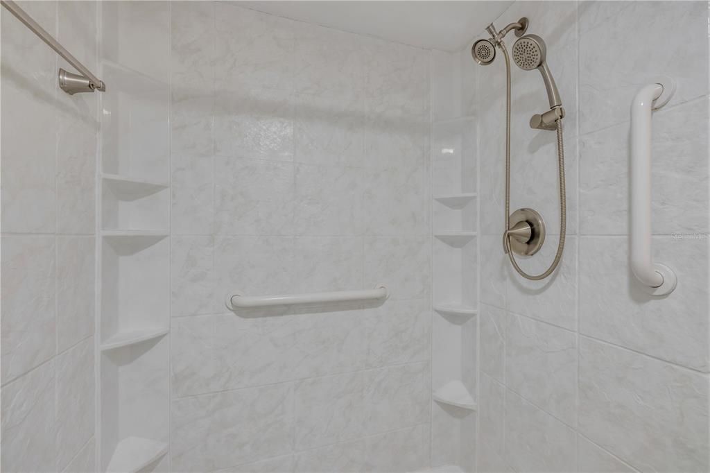 Activo con contrato: $675,000 (2 camas, 2 baños, 1385 Pies cuadrados)