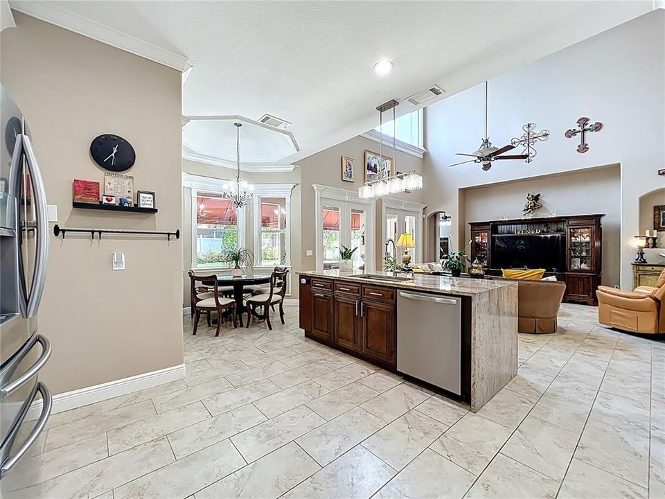 For Sale: $850,000 (5 beds, 4 baths, 3958 Square Feet)