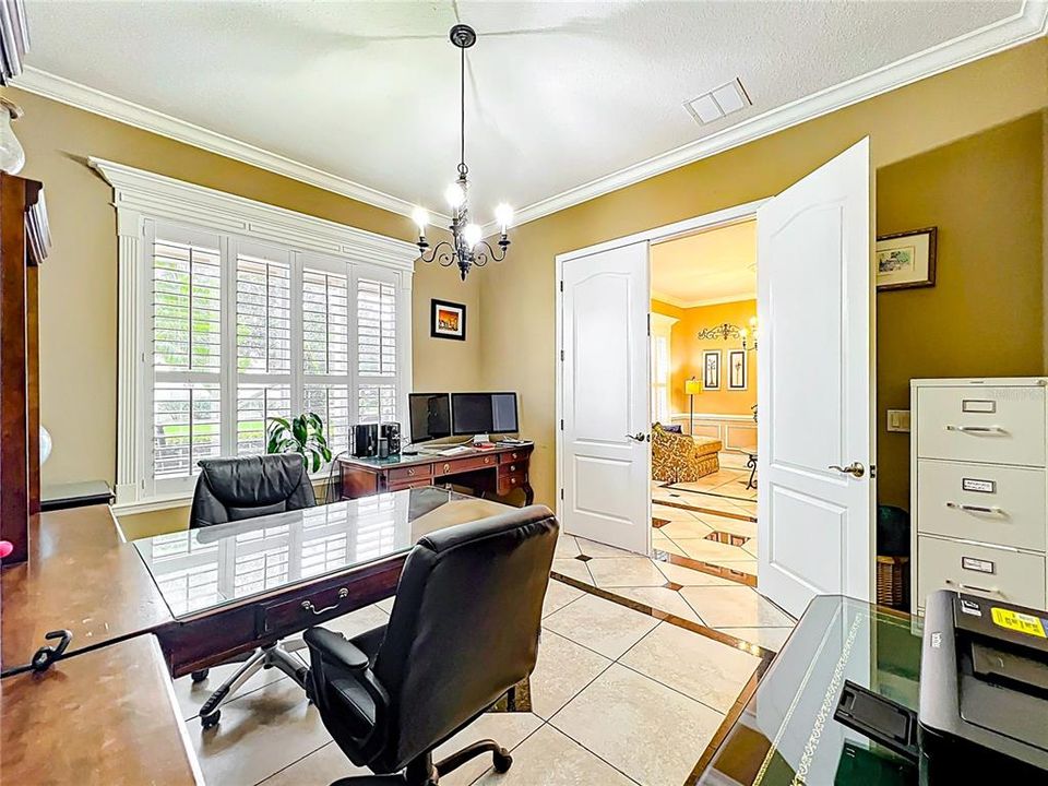 For Sale: $850,000 (5 beds, 4 baths, 3958 Square Feet)