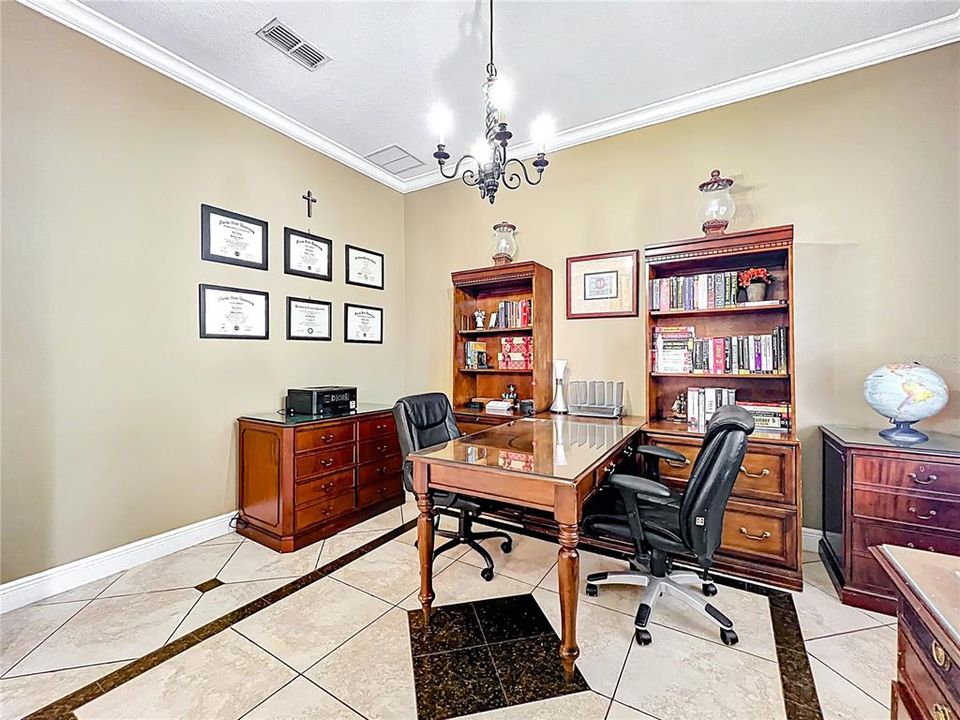 For Sale: $850,000 (5 beds, 4 baths, 3958 Square Feet)