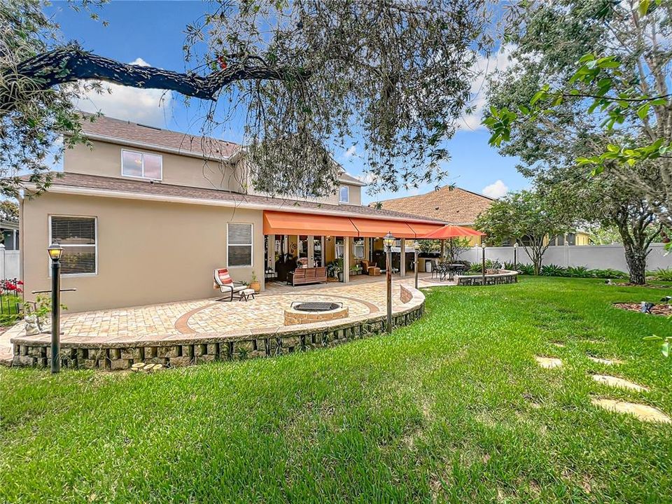 For Sale: $850,000 (5 beds, 4 baths, 3958 Square Feet)