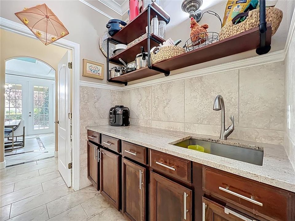 For Sale: $850,000 (5 beds, 4 baths, 3958 Square Feet)