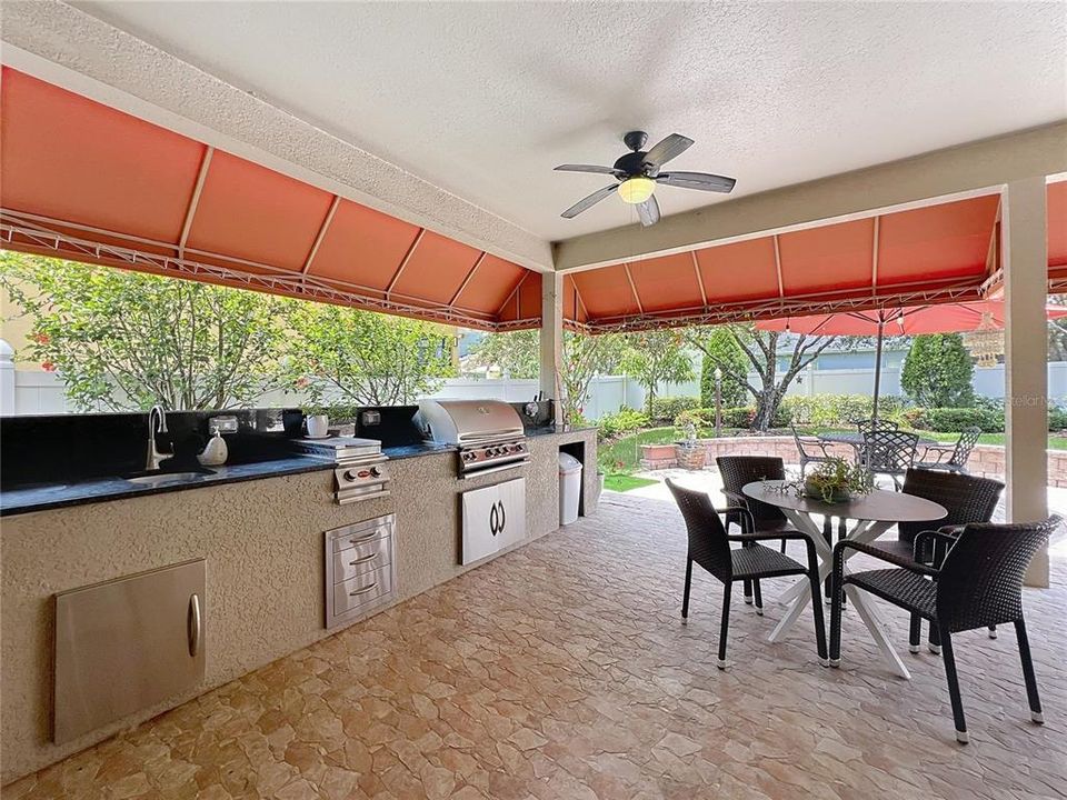 For Sale: $850,000 (5 beds, 4 baths, 3958 Square Feet)