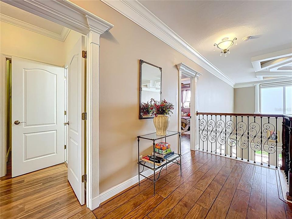 For Sale: $850,000 (5 beds, 4 baths, 3958 Square Feet)