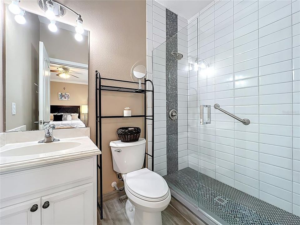 For Sale: $850,000 (5 beds, 4 baths, 3958 Square Feet)