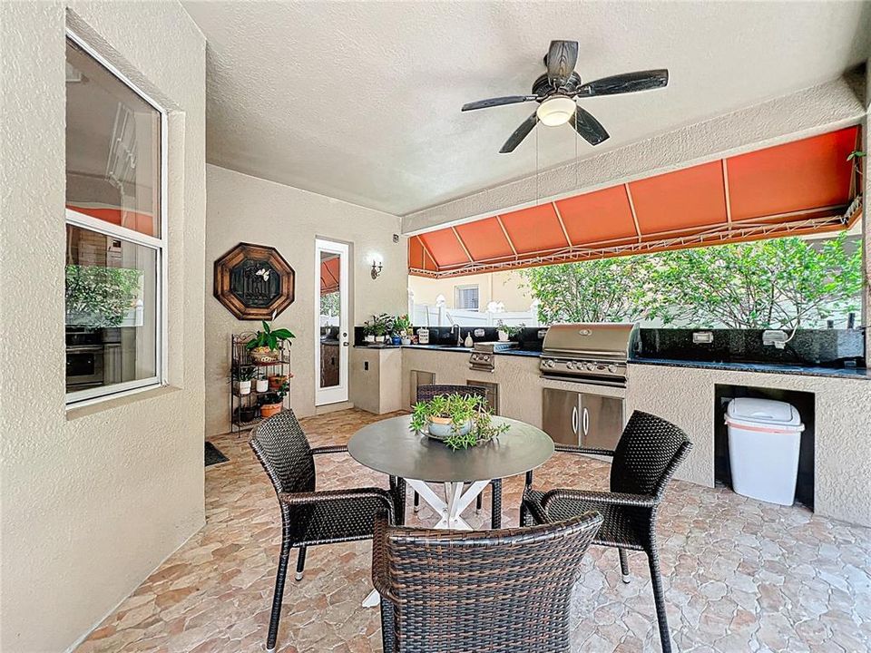 For Sale: $850,000 (5 beds, 4 baths, 3958 Square Feet)