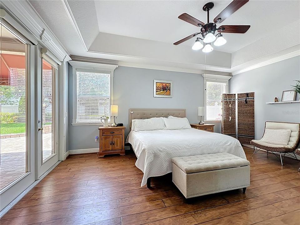 For Sale: $850,000 (5 beds, 4 baths, 3958 Square Feet)