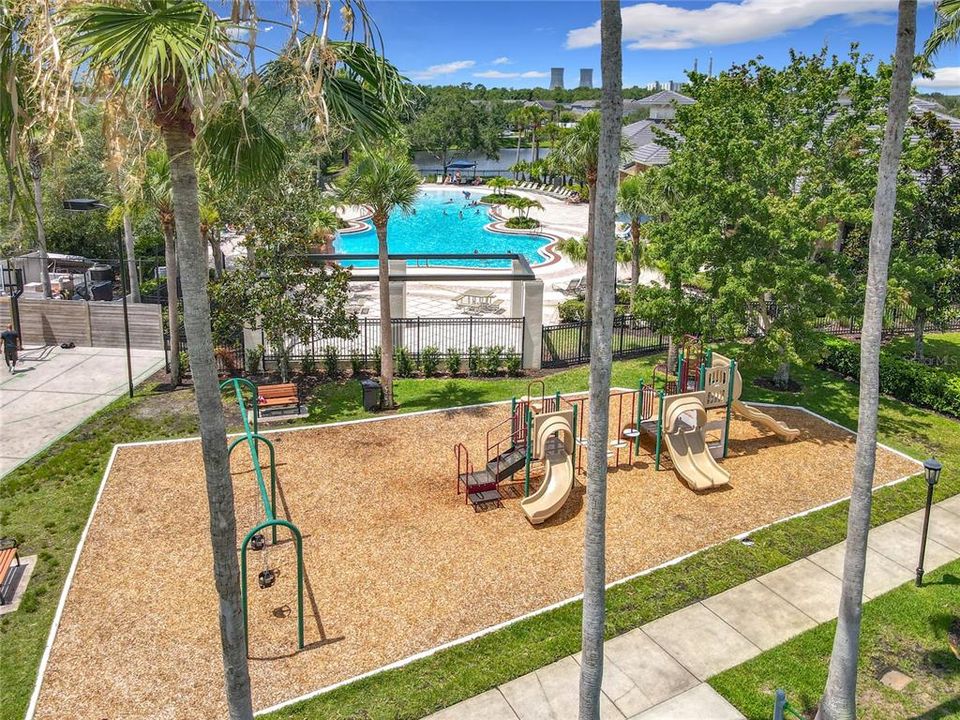 For Sale: $850,000 (5 beds, 4 baths, 3958 Square Feet)