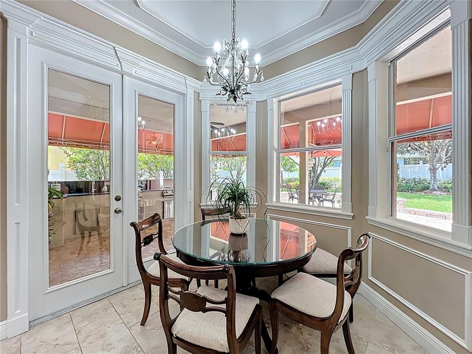 For Sale: $850,000 (5 beds, 4 baths, 3958 Square Feet)