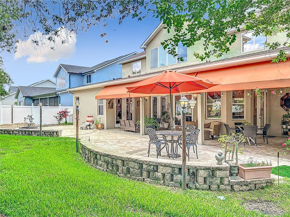 For Sale: $850,000 (5 beds, 4 baths, 3958 Square Feet)