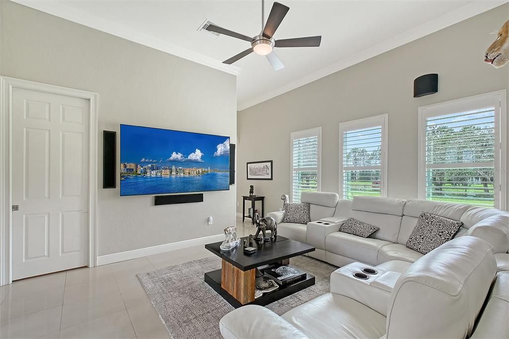 На продажу: $2,195,000 (6 спален, 5 ванн, 5200 Квадратных фут)