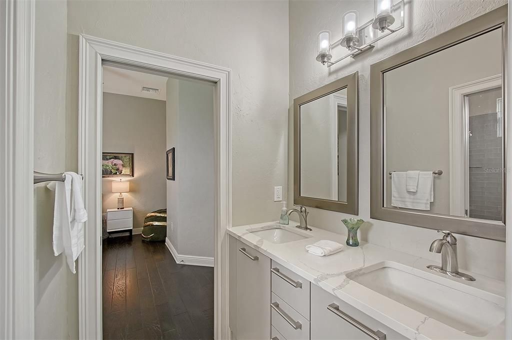 На продажу: $2,195,000 (6 спален, 5 ванн, 5200 Квадратных фут)