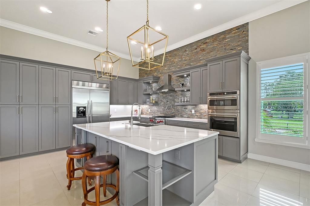 На продажу: $2,195,000 (6 спален, 5 ванн, 5200 Квадратных фут)