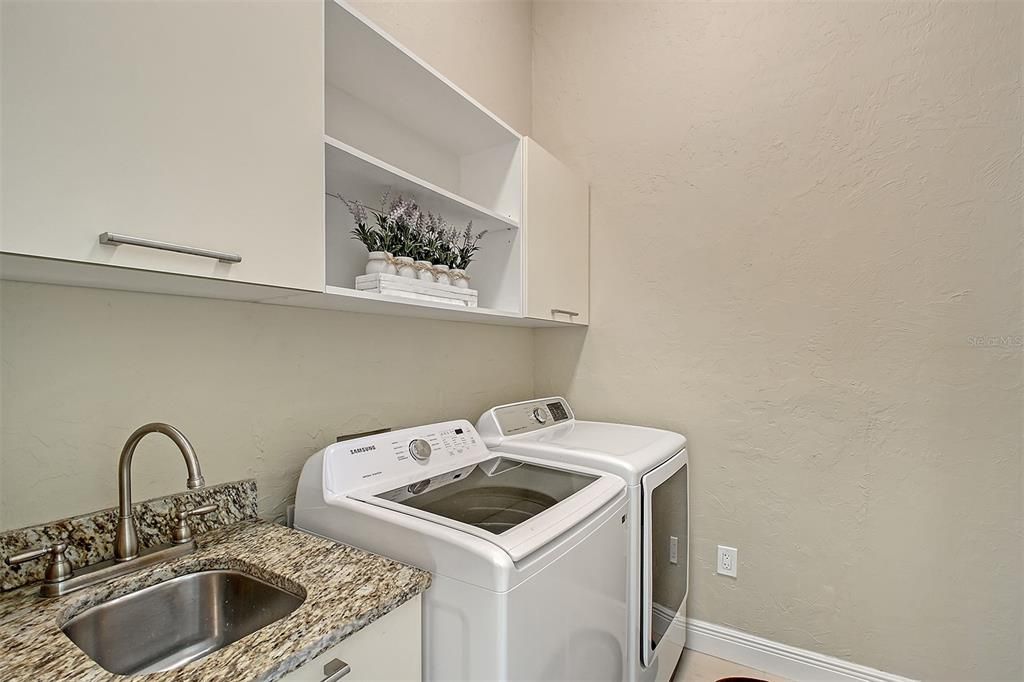 На продажу: $2,195,000 (6 спален, 5 ванн, 5200 Квадратных фут)