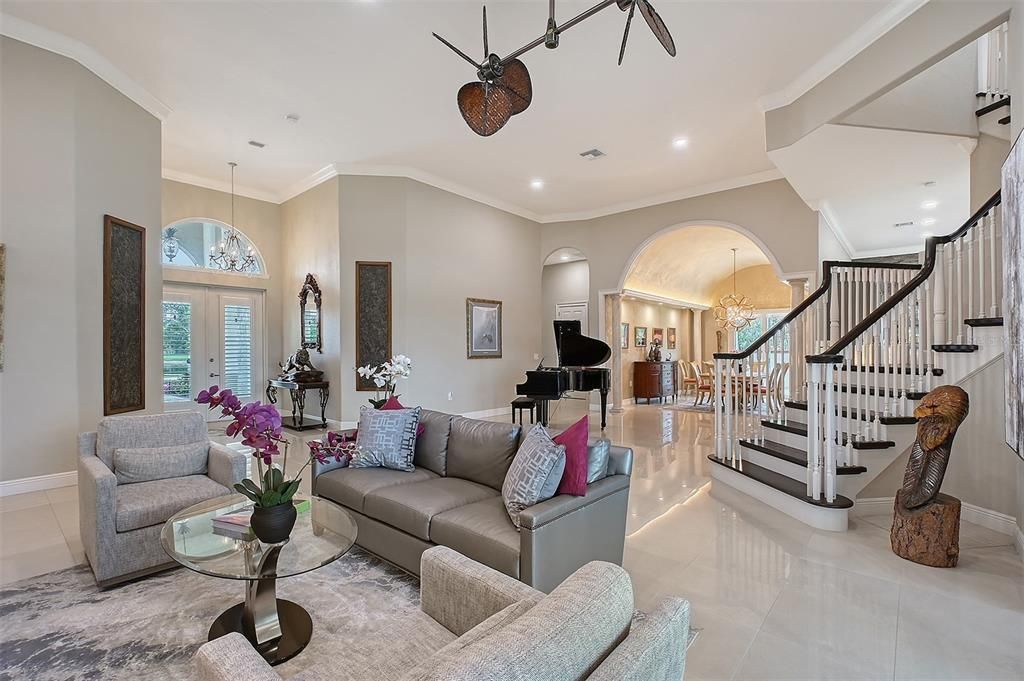 На продажу: $2,195,000 (6 спален, 5 ванн, 5200 Квадратных фут)