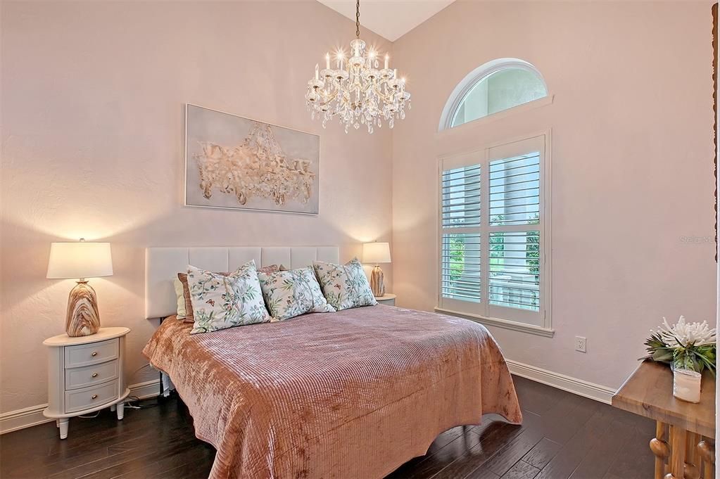 На продажу: $2,195,000 (6 спален, 5 ванн, 5200 Квадратных фут)