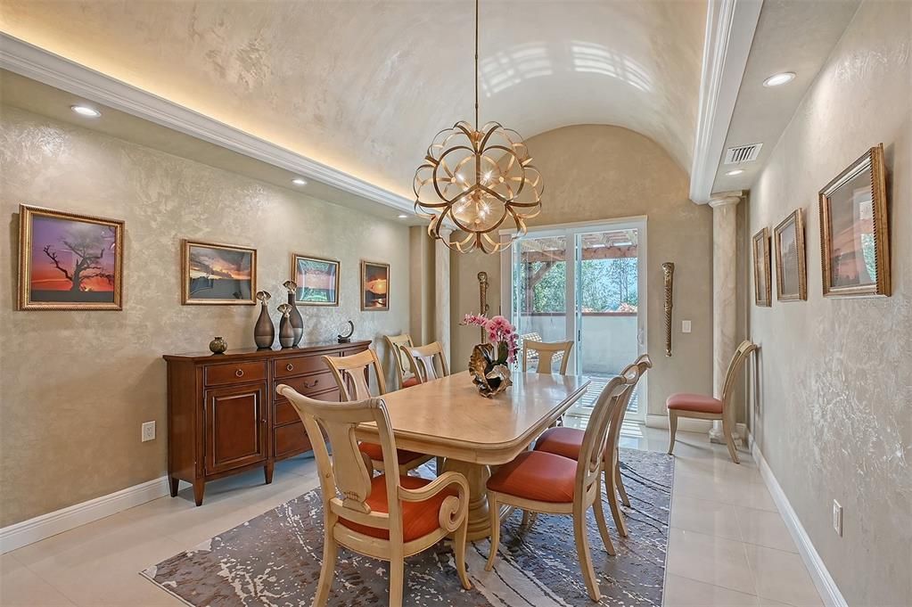 На продажу: $2,195,000 (6 спален, 5 ванн, 5200 Квадратных фут)