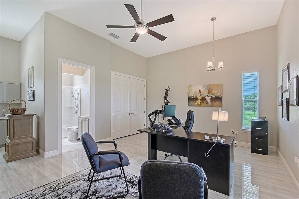 На продажу: $2,195,000 (6 спален, 5 ванн, 5200 Квадратных фут)