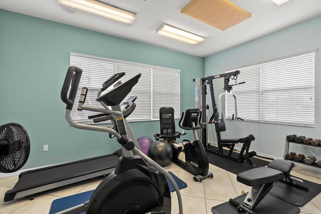 合同活跃: $725,000 (3 贝兹, 3 浴室, 2484 平方英尺)