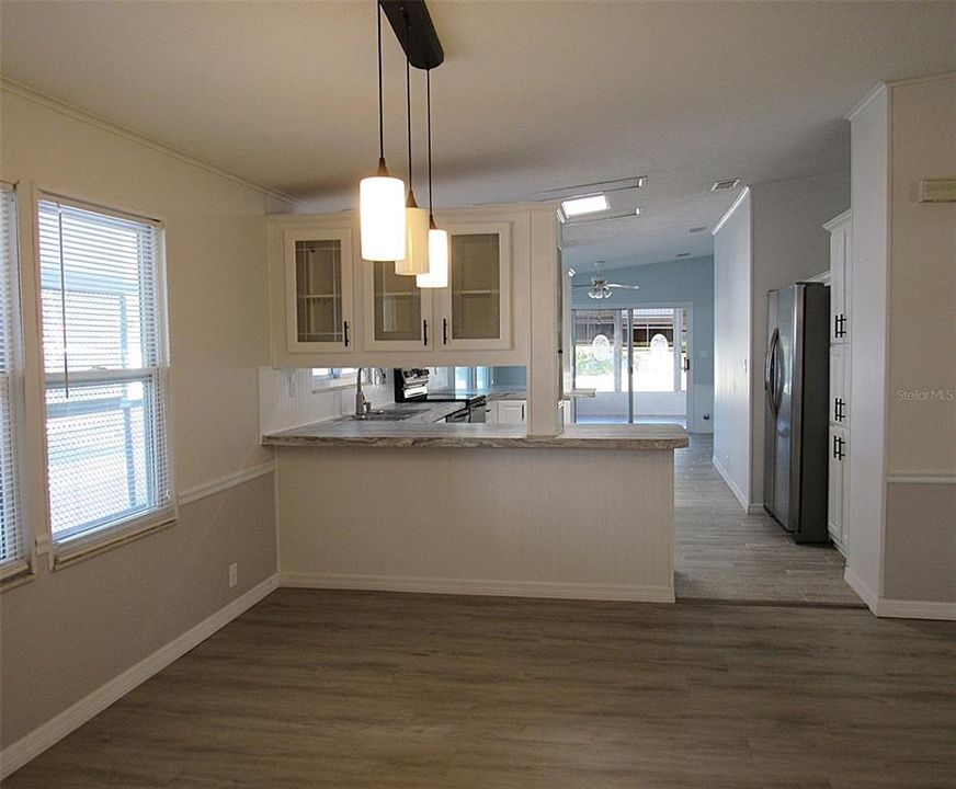 合同活跃: $209,900 (3 贝兹, 2 浴室, 1568 平方英尺)