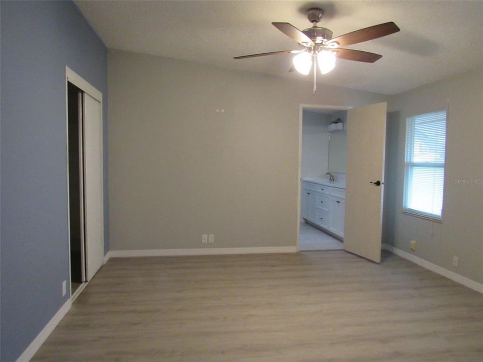 合同活跃: $209,900 (3 贝兹, 2 浴室, 1568 平方英尺)