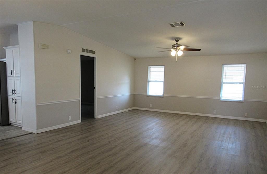 合同活跃: $209,900 (3 贝兹, 2 浴室, 1568 平方英尺)