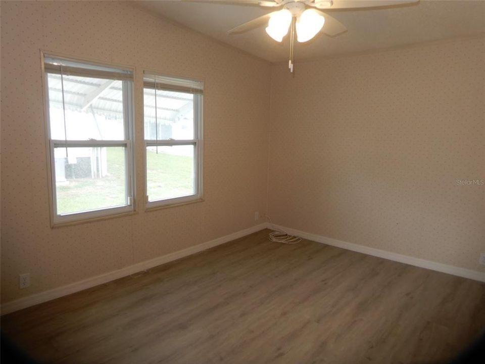 合同活跃: $209,900 (3 贝兹, 2 浴室, 1568 平方英尺)