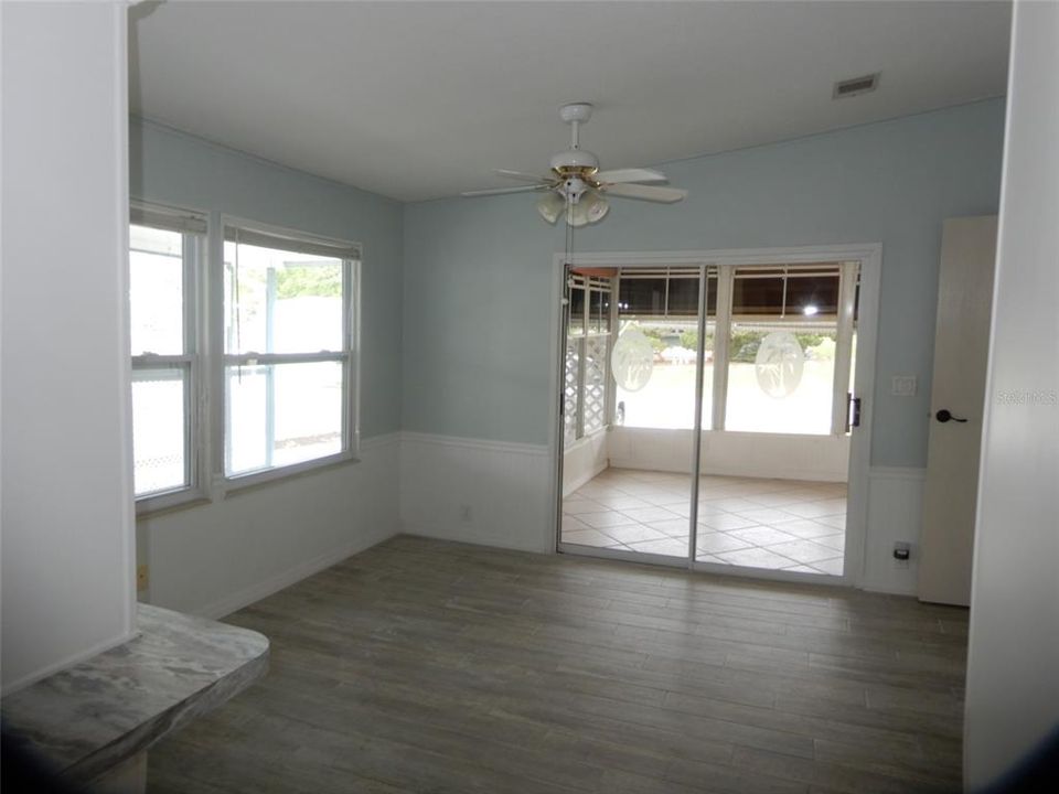 合同活跃: $209,900 (3 贝兹, 2 浴室, 1568 平方英尺)