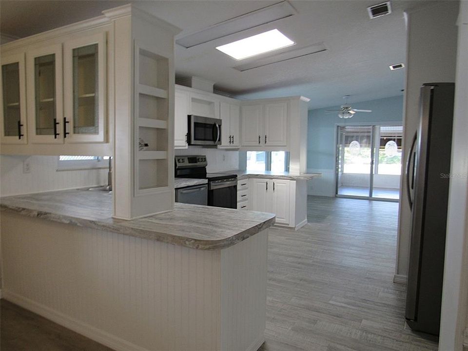 合同活跃: $209,900 (3 贝兹, 2 浴室, 1568 平方英尺)