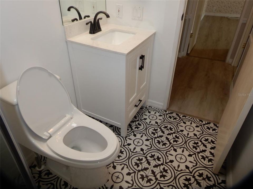 合同活跃: $209,900 (3 贝兹, 2 浴室, 1568 平方英尺)