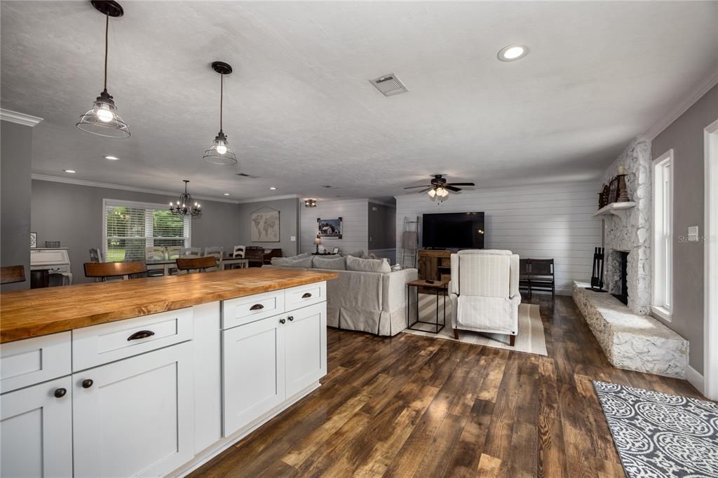 待售: $450,000 (3 贝兹, 2 浴室, 1910 平方英尺)