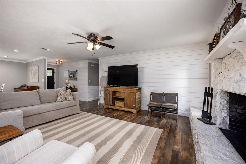 待售: $450,000 (3 贝兹, 2 浴室, 1910 平方英尺)