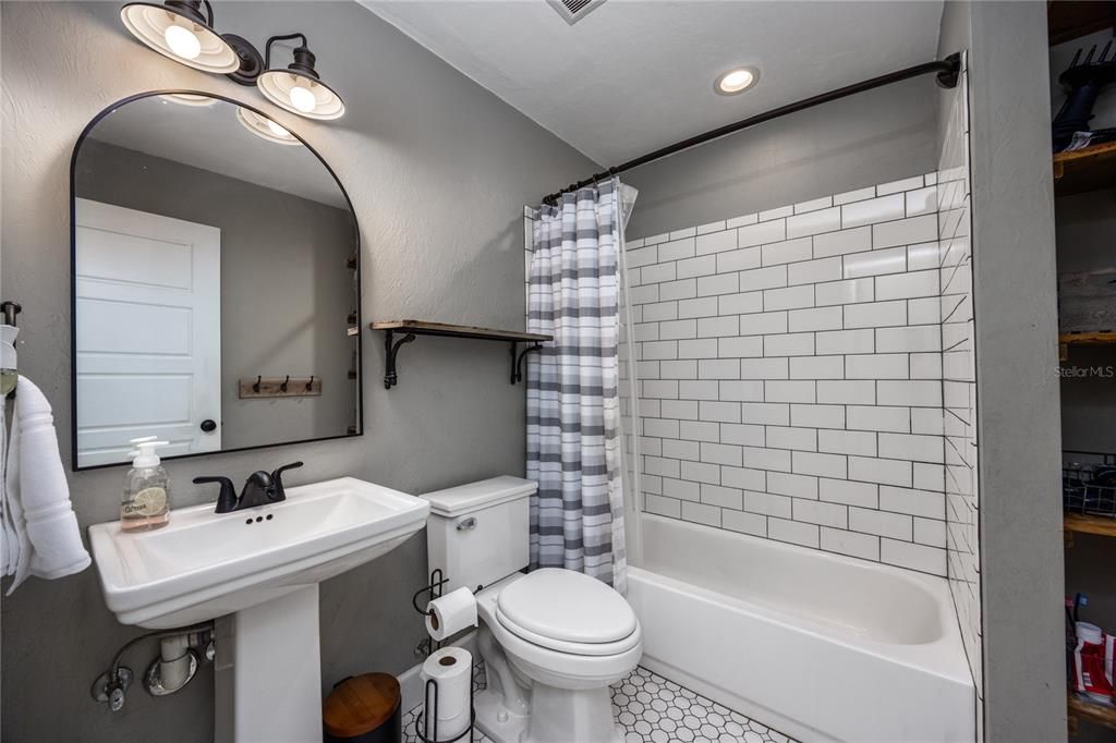 待售: $450,000 (3 贝兹, 2 浴室, 1910 平方英尺)