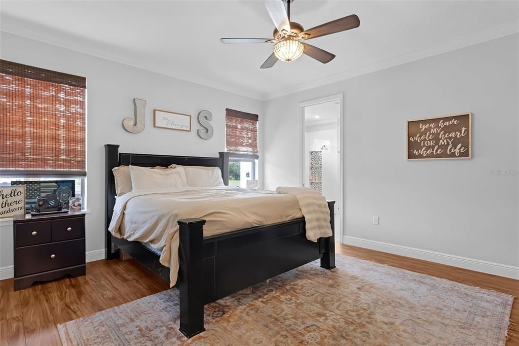 En Venta: $1,069,000 (5 camas, 3 baños, 3077 Pies cuadrados)