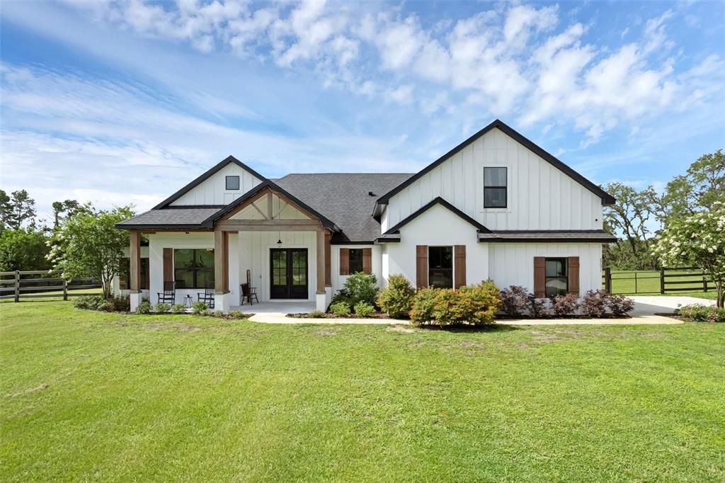 En Venta: $1,069,000 (5 camas, 3 baños, 3077 Pies cuadrados)