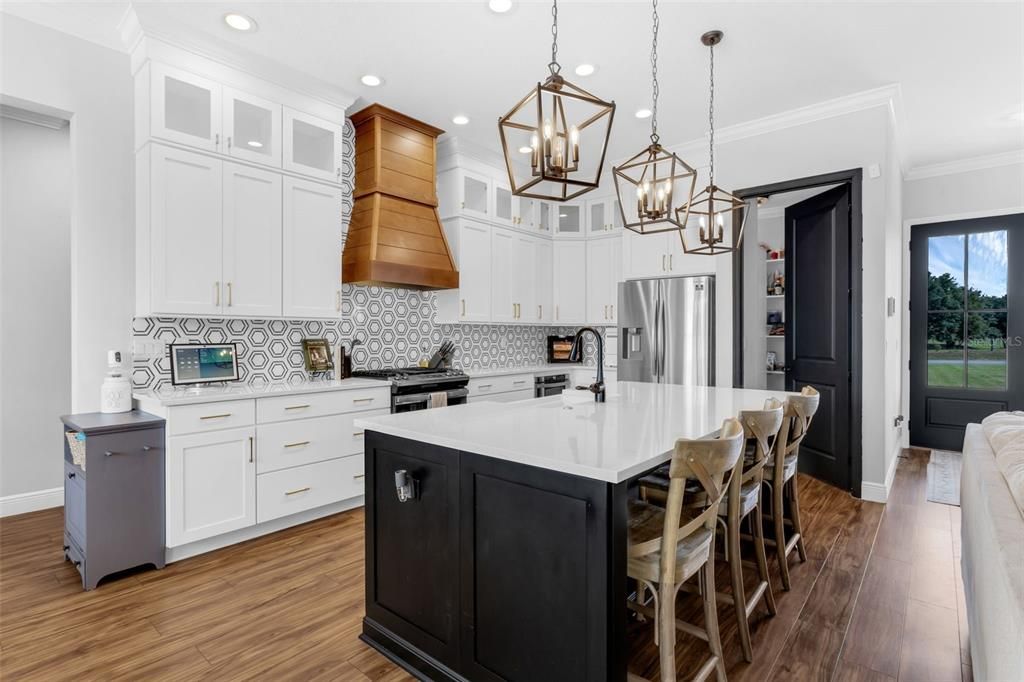 En Venta: $1,069,000 (5 camas, 3 baños, 3077 Pies cuadrados)