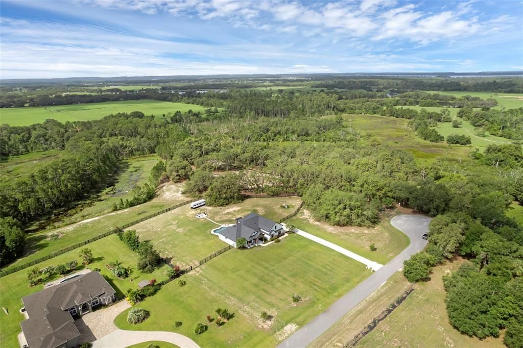 En Venta: $1,069,000 (5 camas, 3 baños, 3077 Pies cuadrados)