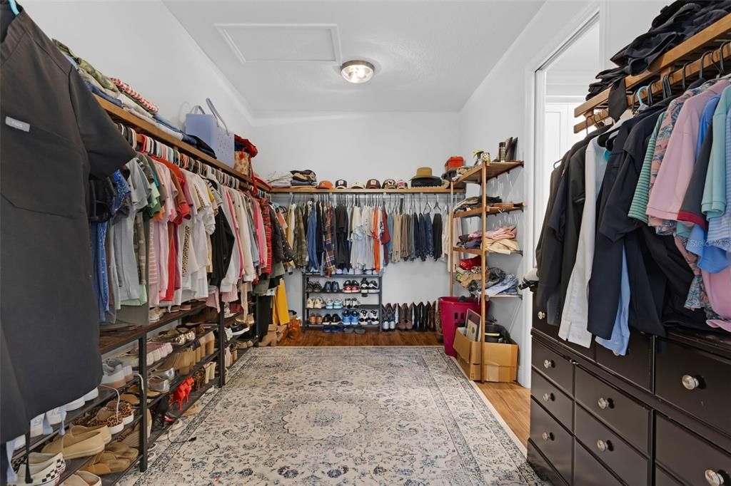 En Venta: $1,069,000 (5 camas, 3 baños, 3077 Pies cuadrados)