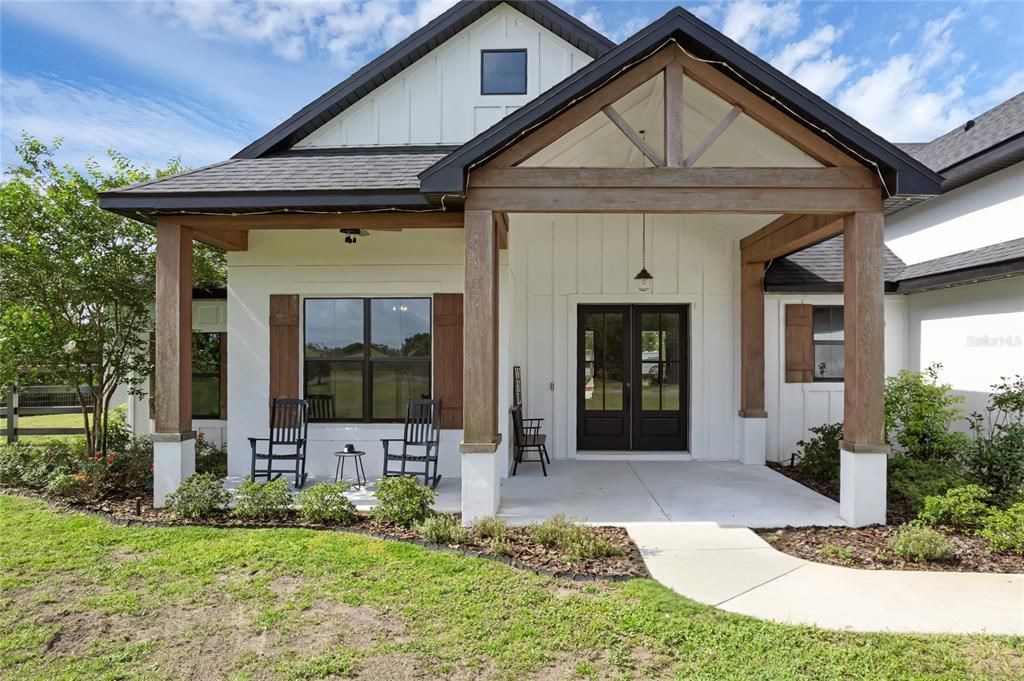 En Venta: $1,069,000 (5 camas, 3 baños, 3077 Pies cuadrados)