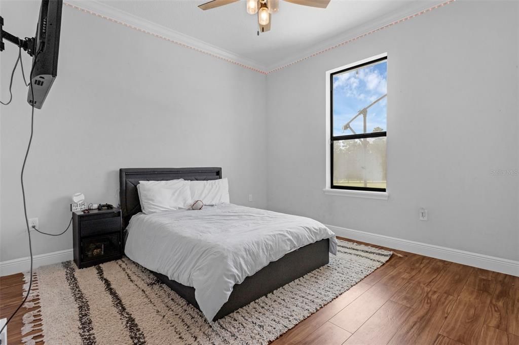 En Venta: $1,069,000 (5 camas, 3 baños, 3077 Pies cuadrados)